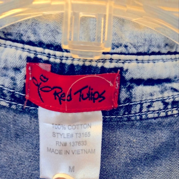 Red Tulips Snap-front Jean Shirt - Picture 3 of 5